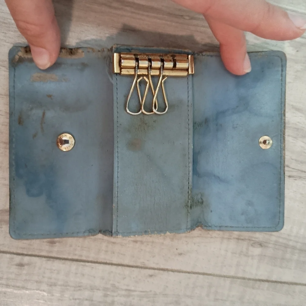 Authentic Louis Vuitton Key holder Key case Vernis Yellow Woman